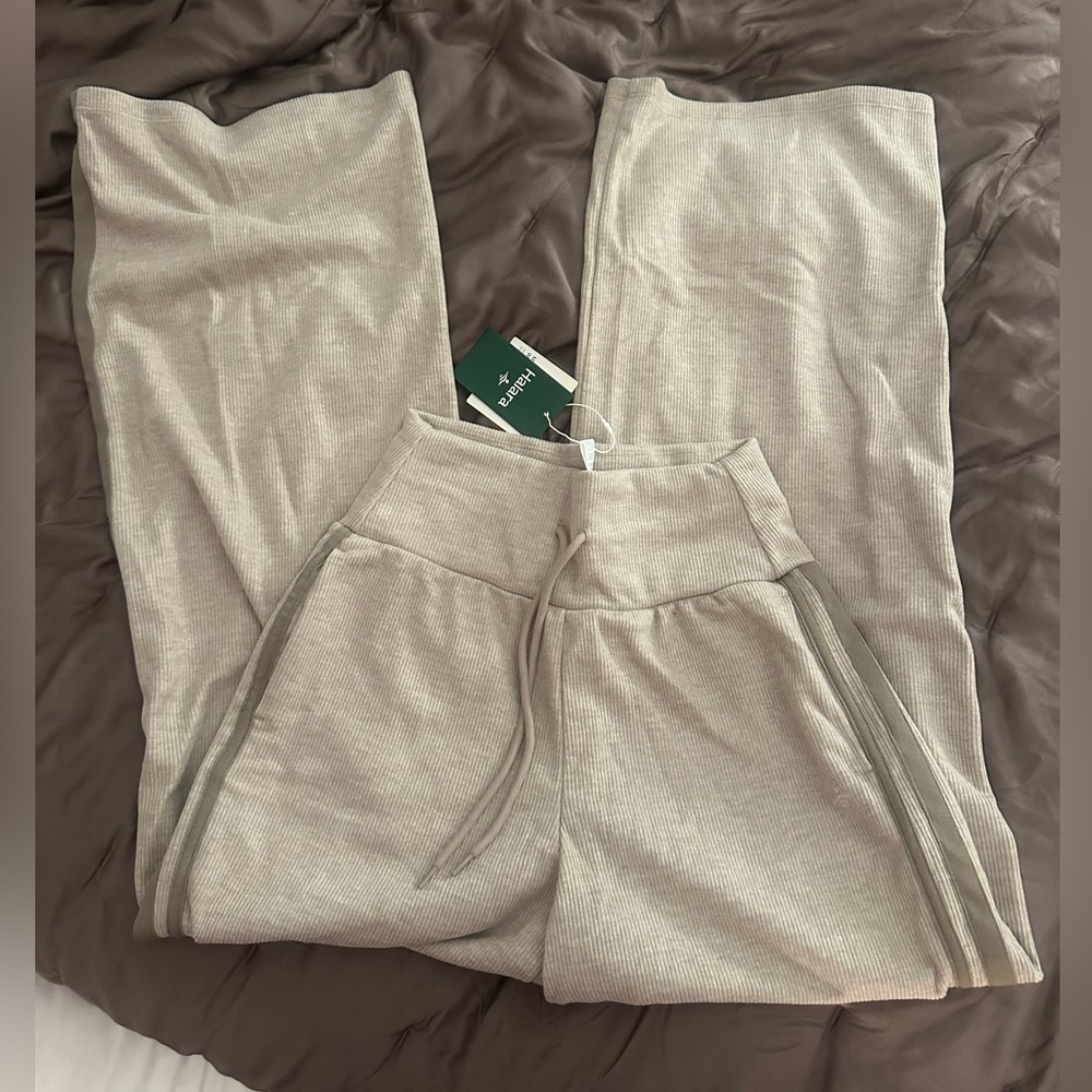 HALARA Wide Leg Pants in Light Gray
